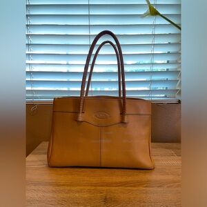 Tod’s Leather Pebbled Handbag